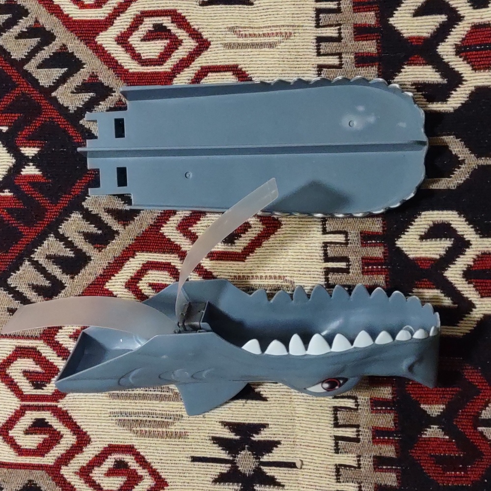 Hot Wheels Ultimate Garage Shark Attack pieces